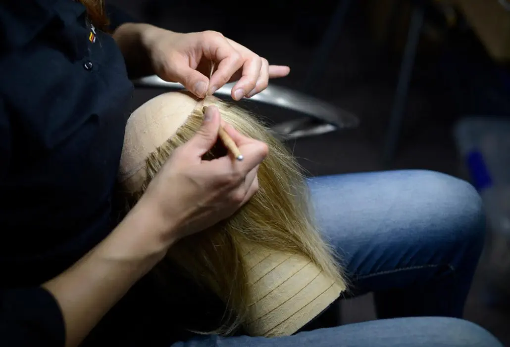 curso de confeccion de pelucas - Cómo se llama la tela para hacer pelucas