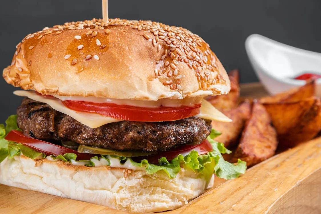 cursos de hamburguesas gourmet - Cuáles son las hamburguesas más famosas
