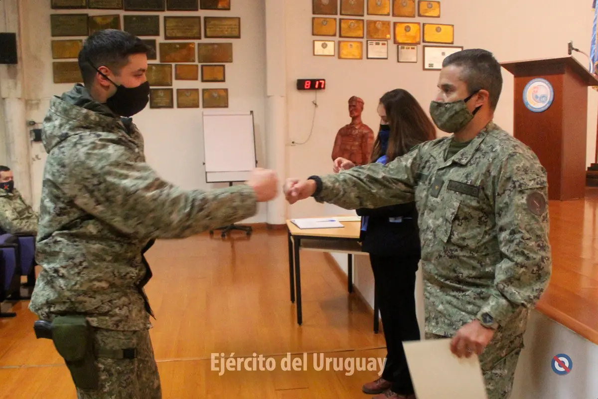 cursos de custodia vip en uruguay - Cuánto cuesta un curso de piloto en Uruguay