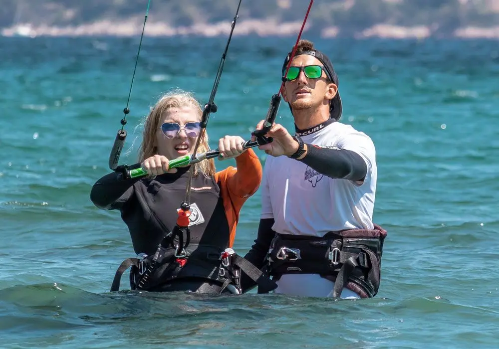curso kitesurf mallorca - Cuánto cuesta una clase de kitesurf