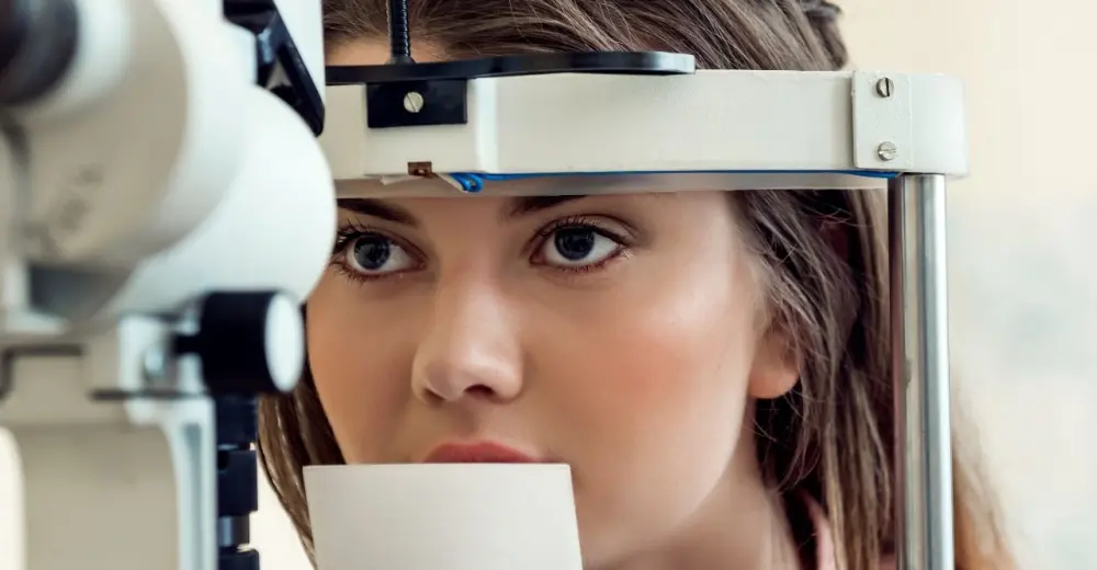 curso de optica oftalmica - Cuántos años se estudia para Optometría