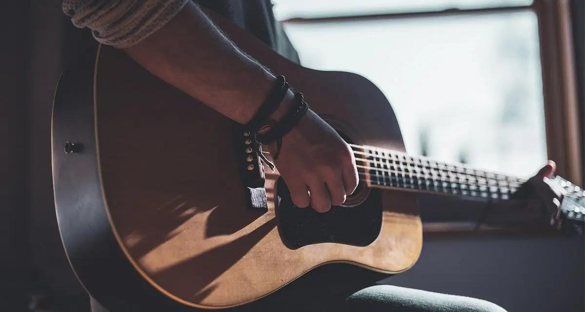 curso de guitarra - Dónde aprender a tocar guitarra gratis