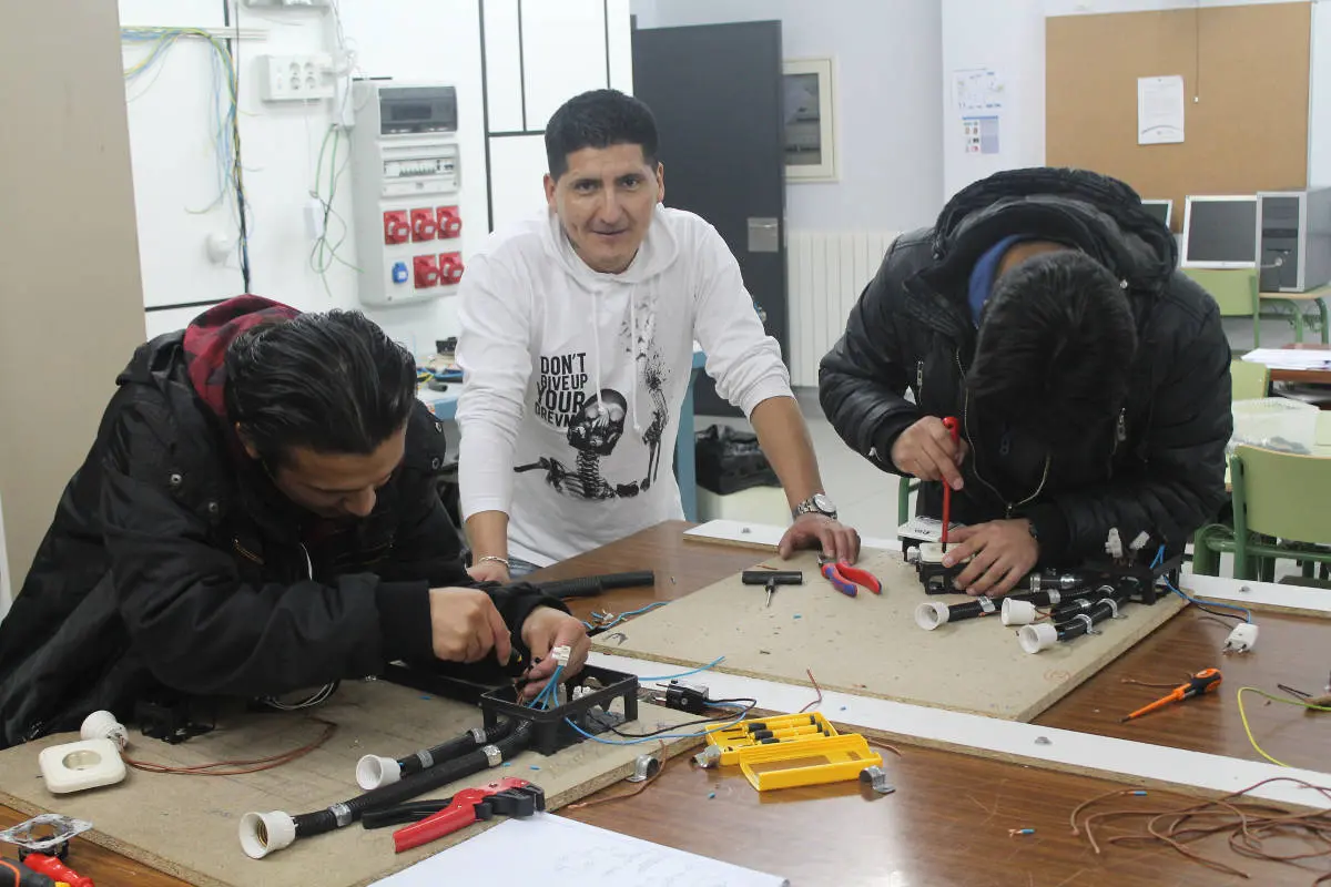 Curso Electrónica Madrid: Guía Completa para Elegir la Mejor Formación - Dónde estudiar electrónica en Madrid curso electronica madrid - Dónde estudiar electrónica en Madrid