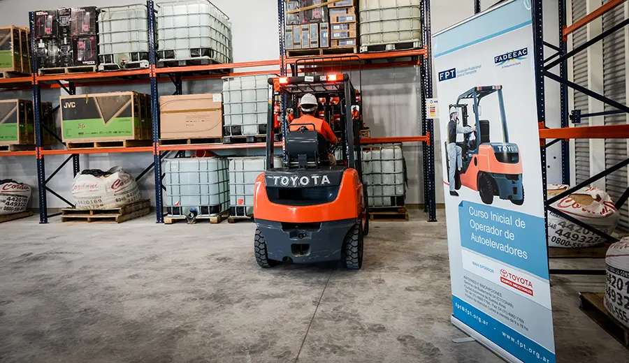 curso de clarkista escobar - Qué carnet se necesita para manejar un autoelevador