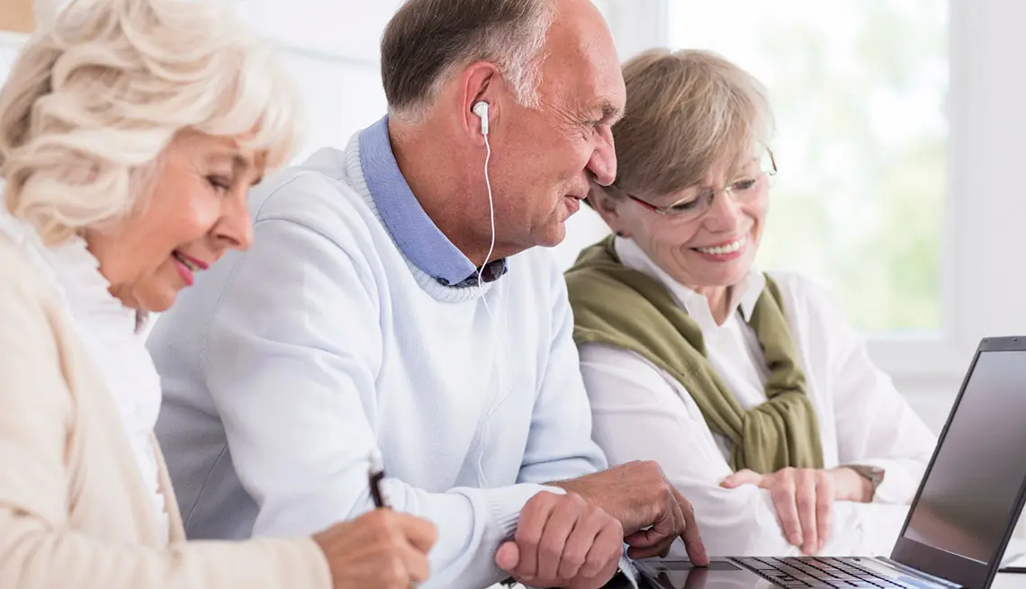 cursos de informatica para adultos mayores - Qué enseñar de informática a personas mayores