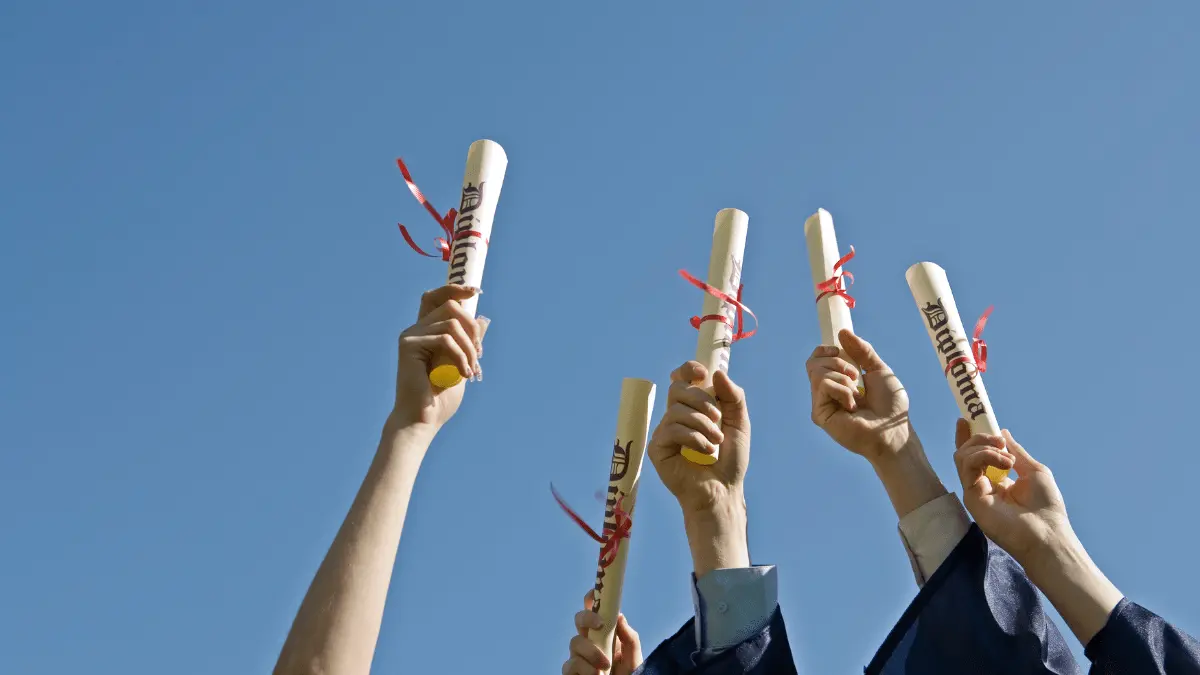 curso o diplomado - Qué es mejor, un diploma o un certificado