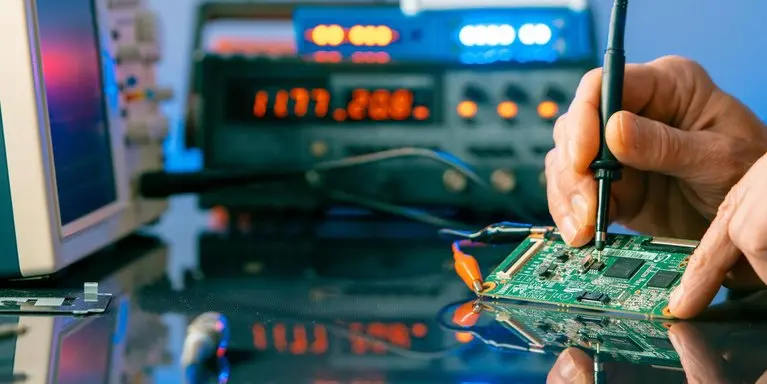 curso de microcontroladores - Qué es y para qué sirve un microcontrolador