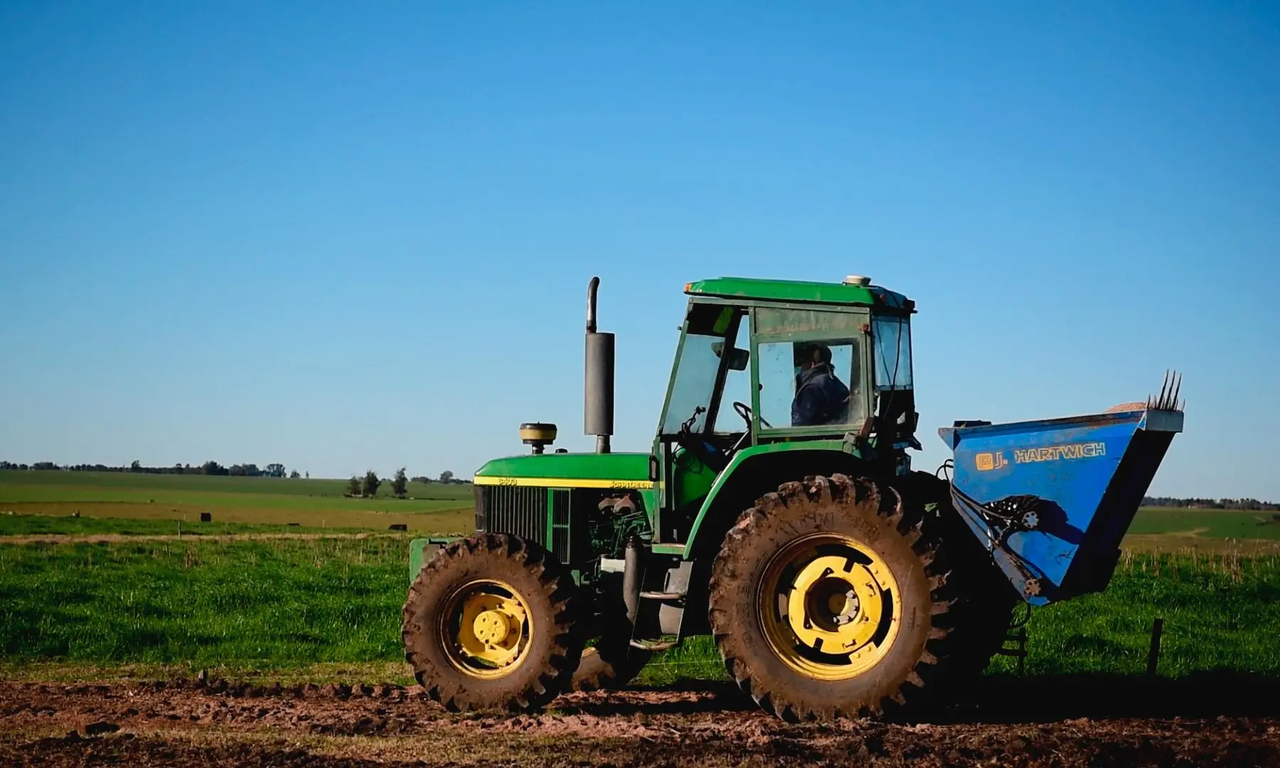 cursos de maquinaria agricola en uruguay - Qué hace un operador de maquinaria agrícola