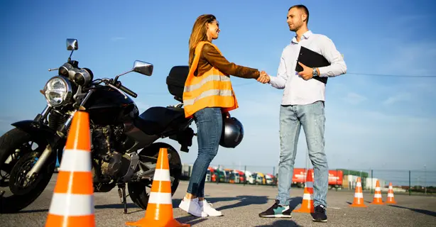 curso de manejo de moto zona norte - Qué se necesita para aprender a manejar una moto