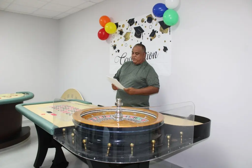 curso de casino - Qué se necesita para trabajar de dealer