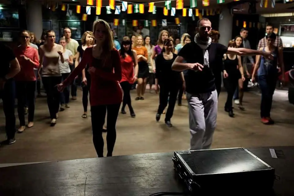 Curso de Bachata: Guía Completa para Principiantes y Expertos - Qué tan difícil es aprender a bailar bachata curso bachata - Qué tan difícil es aprender a bailar bachata