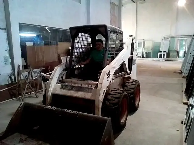 curso de manejo de bobcat - Qué tan difícil es aprender a conducir un Bobcat