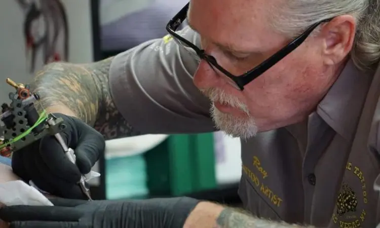 Curso de Seguridad e Higiene para Tatuadores: Guía Completa - Quién certifica a los tatuadores curso de seguridad e higiene para tatuadores - Quién certifica a los tatuadores