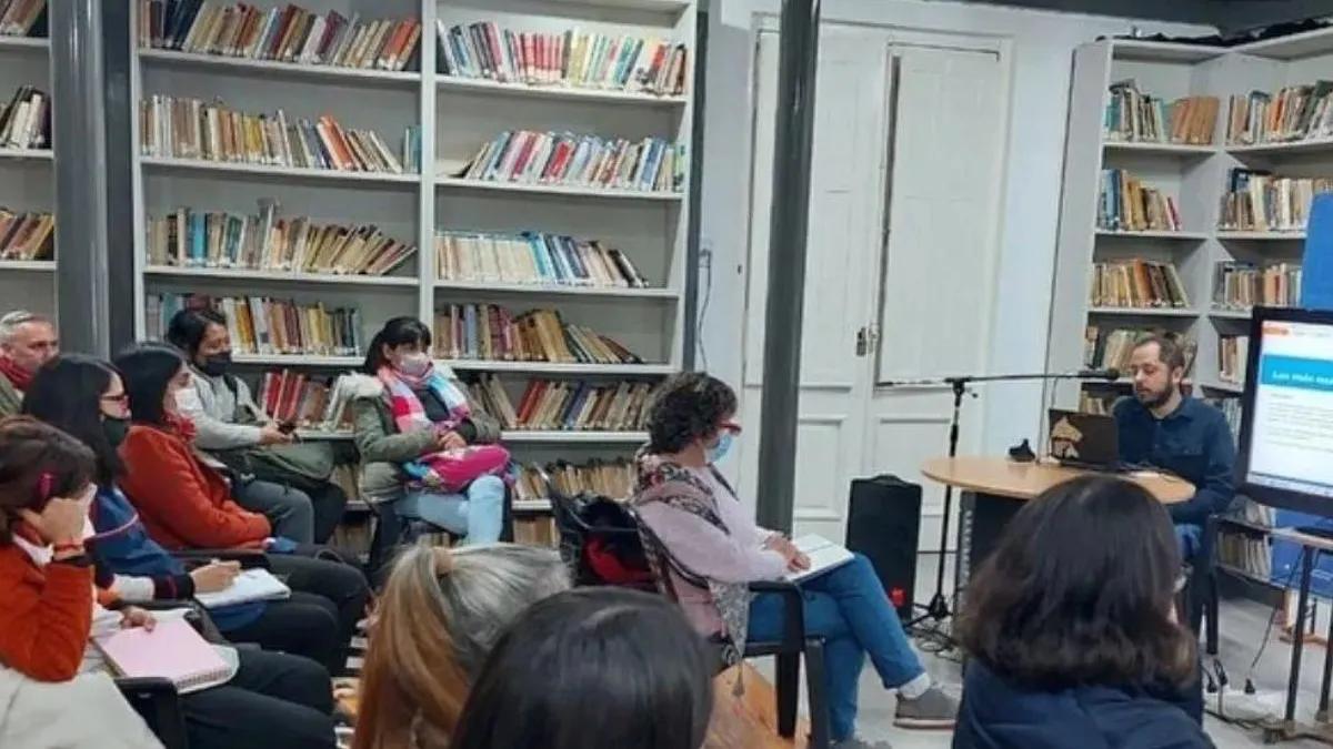 cursos municipalidad de ezeiza - Quién fundó el municipio de ezeiza