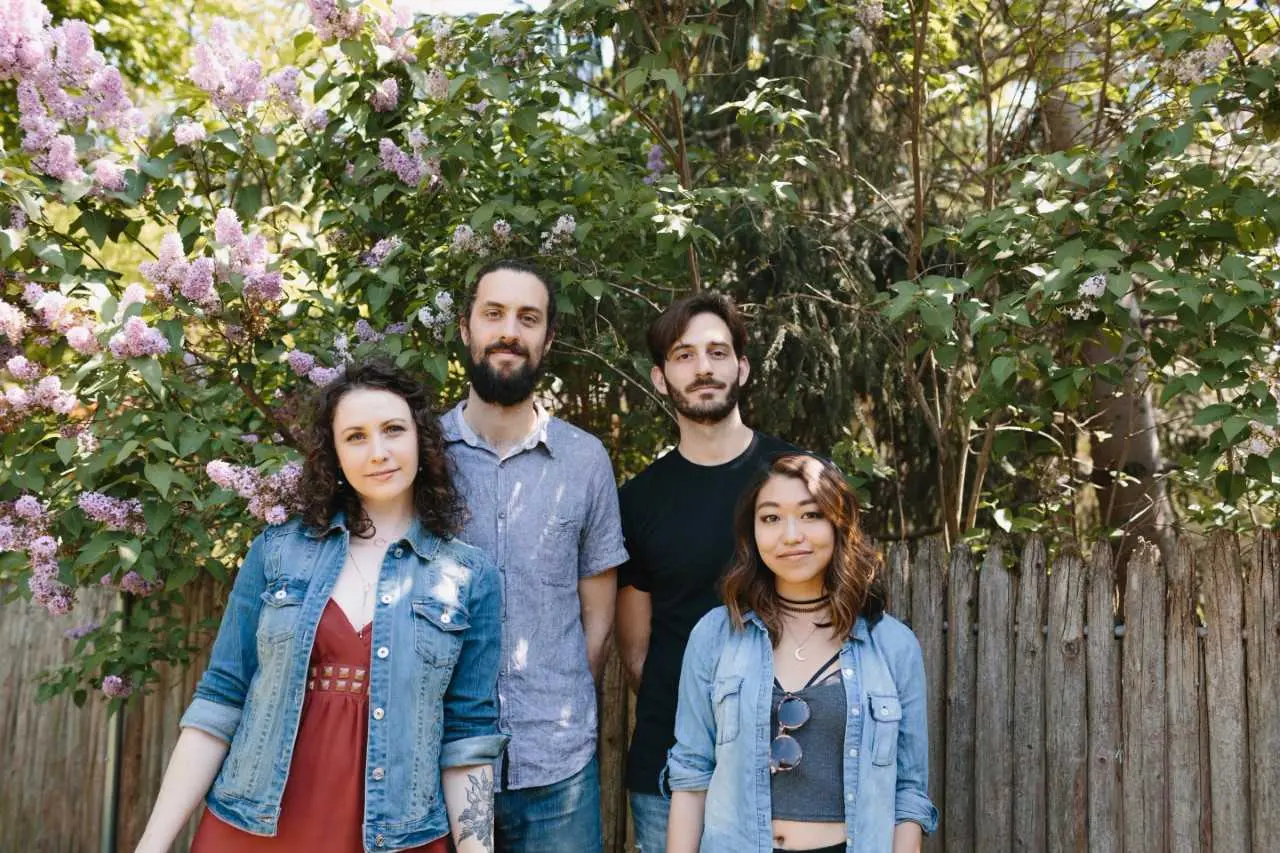 <b>The Crane Wives</b>: Un Viaje Musical a Través del Folk-Rock - What is the meaning of the name Crane Wives curses crane wives - What is the meaning of the name Crane Wives